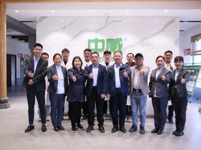 中國(guó)無(wú)機(jī)鹽工業(yè)協(xié)會(huì)生物刺激劑專業(yè)委員會(huì)劉健主任一行蒞臨中威交流指導(dǎo)